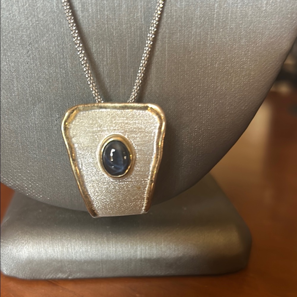 Elegant Silver and Gold Pendant Necklace